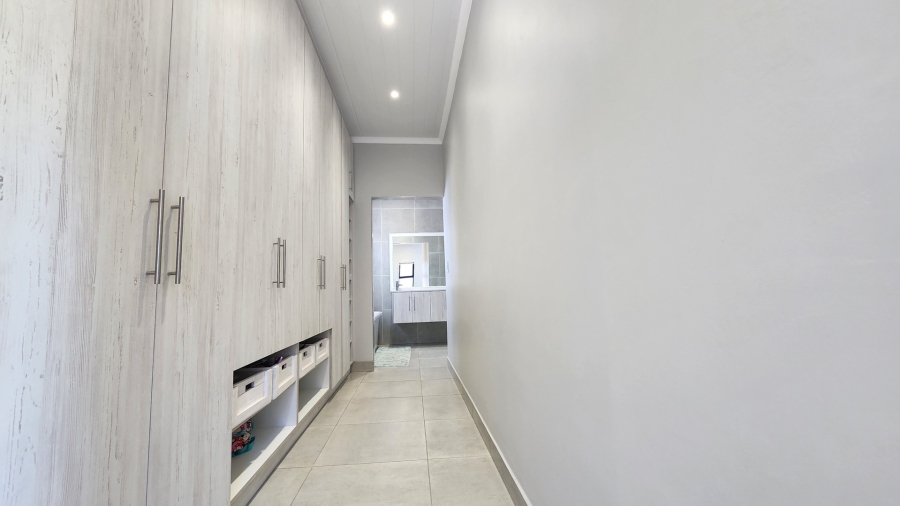 3 Bedroom Property for Sale in Country Club Western Cape